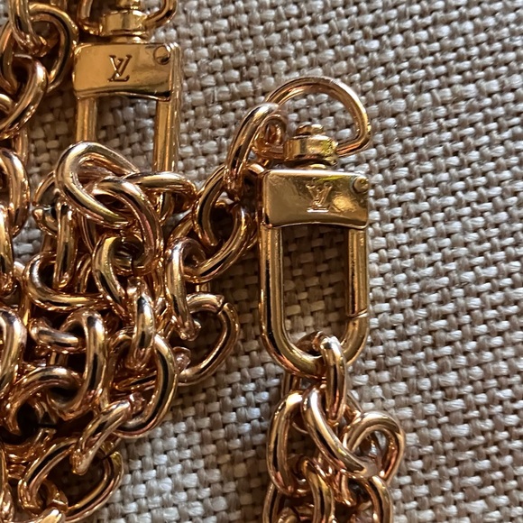 LV Gold Tone Chain Belt - Picture 4 of 5